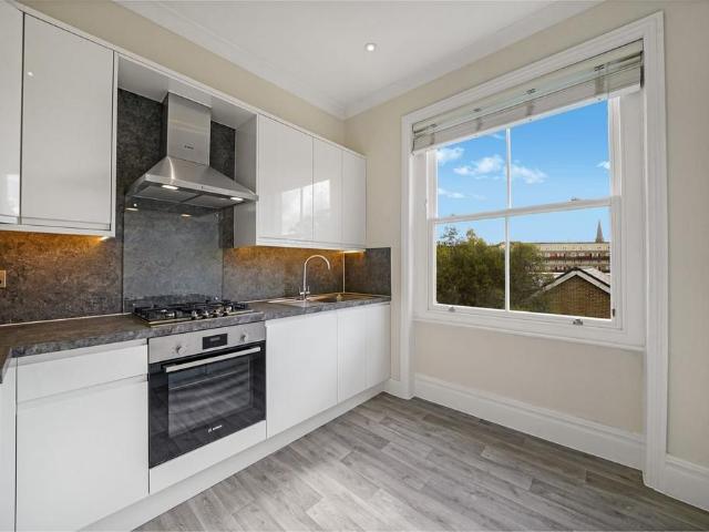 Brondesbury Villas, Kilburn, London, NW6 2 bed flat to rent £2,600 pcm £600 pw