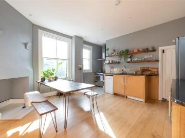 Brondesbury Park Mansions, 132. 3 bed apartment to rent £3,250 pcm £750 pw