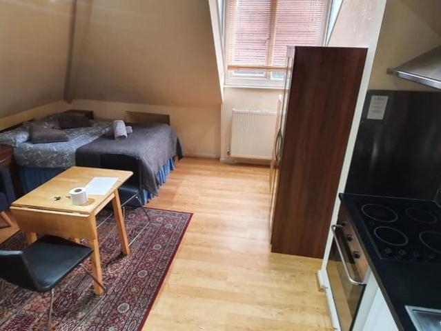 Brondesbury Park, London NW6 Studio to rent £1,370 pcm £316 pw