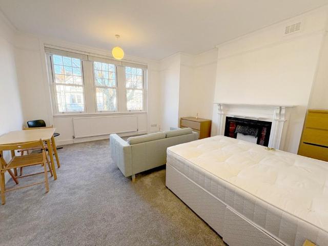 Brondesbury Park, Willesden Green Studio to rent £1,300 pcm £300 pw