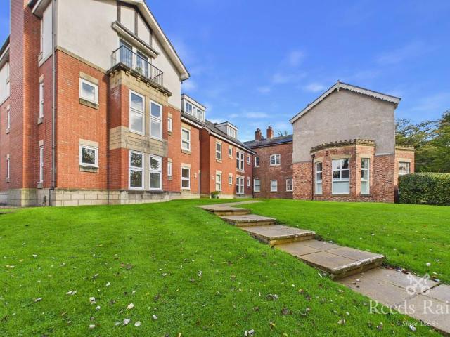 Bronington Close, Greater Manchester M22 2 bed apartment to rent £1,400 pcm £323 pw