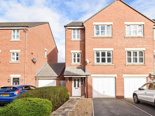 Bronte Close, East Ardsley WF3, 4 bed town house to rent, £1,400 pcm | PrimeLocation