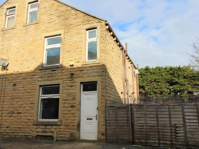 Bronte Street, Keighley, BD21 3 bed terraced house to rent £775 pcm £179 pw
