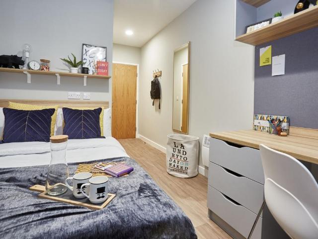 Bronze En Suite at Gulson Gardens, 55. 1 bed private hall to rent £585 pcm £135 pw