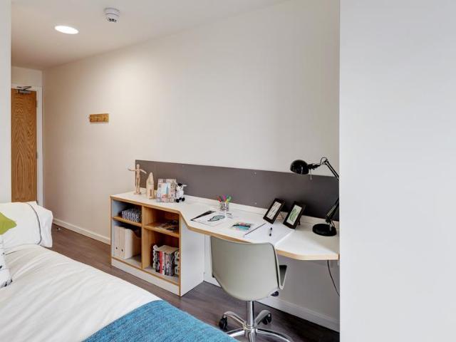 Bronze En Suite at Dunaskin Mill, 5. 1 bed private hall to rent £949 pcm £219 pw