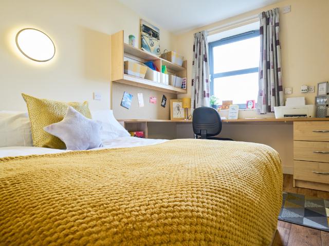Bronze En Suite at Europa, Erskine St L6 1 bed private hall to rent £550 pcm £127 pw