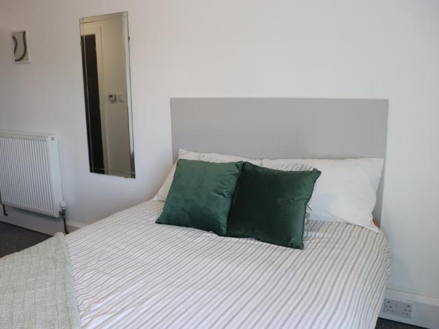 Bronze Studio at Radford Mill, 150. Studio to rent £737 pcm £170 pw