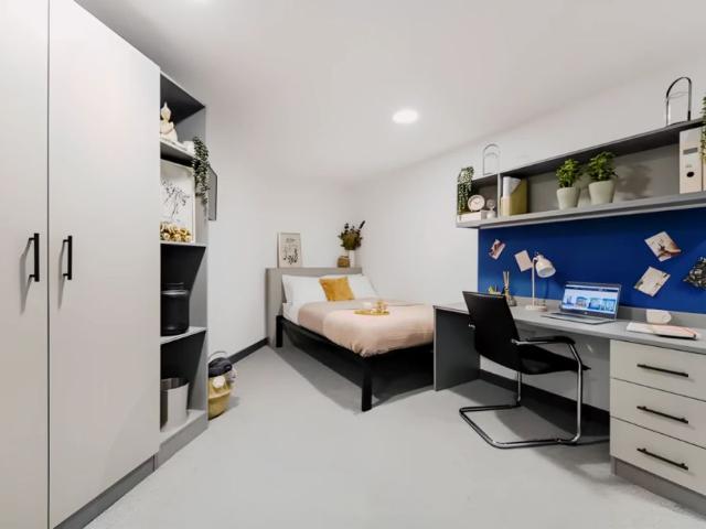 Bronze Studio