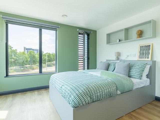 Bronze Plus Studio at Winfield Court. Studio to rent £932 pcm £215 pw