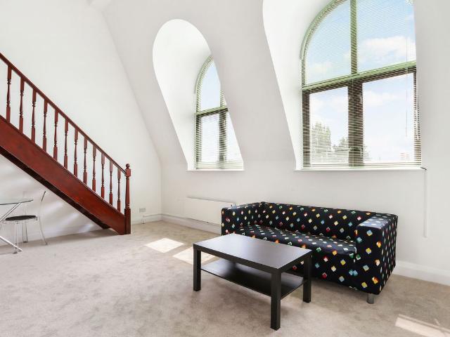 Brook Court, Brook Road South, Brentford TW8, 1 bed flat to rent, £1,650 pcm | PrimeLocation