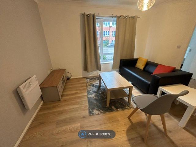 Brook Court, Nottingham NG7, 2 bed flat to rent, £1,045 pcm | PrimeLocation