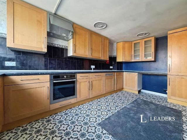 Brook Drive, Wickford, Essex SS12, 3 bed flat to rent, £1,600 pcm | PrimeLocation