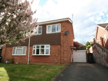 Brook Farm Drive, Malvern WR14, 3 bed property to rent, £1,350 pcm | PrimeLocation