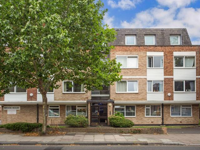 Brook House, 143 London Road, Twickenham TW1, 2 bed flat to rent, £2,400 pcm | PrimeLocation