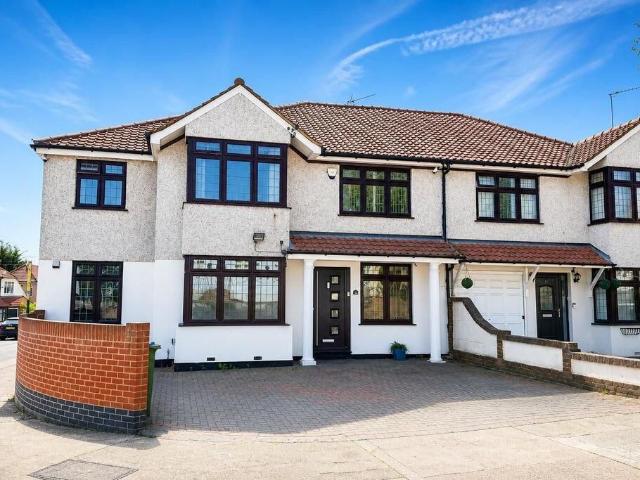 Brook Lane, Bexley DA5, 5 bed property to rent, £3,250 pcm | PrimeLocation