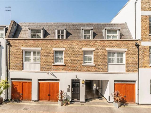 Brook Mews North, London W2 3 bed flat to rent £5,250 pcm £1,212 pw