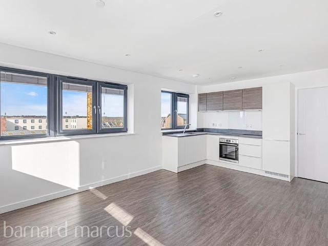 Brook Point, 1394 1400 High Road, Whetstone N20, 1 bed flat to rent, £1,700 pcm | PrimeLocation