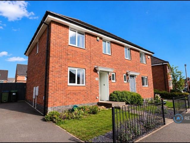Brook Road, Oldbury, B68 3 bed semi detached house to rent £1,350 pcm £312 pw