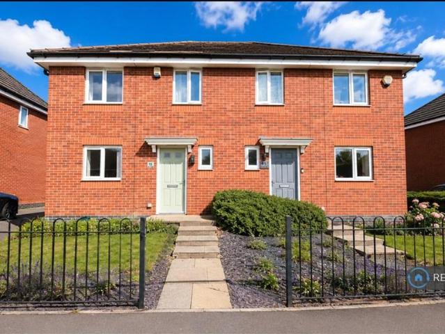 Brook Road, Oldbury, B68 3 bed semi detached house to rent £1,350 pcm £312 pw