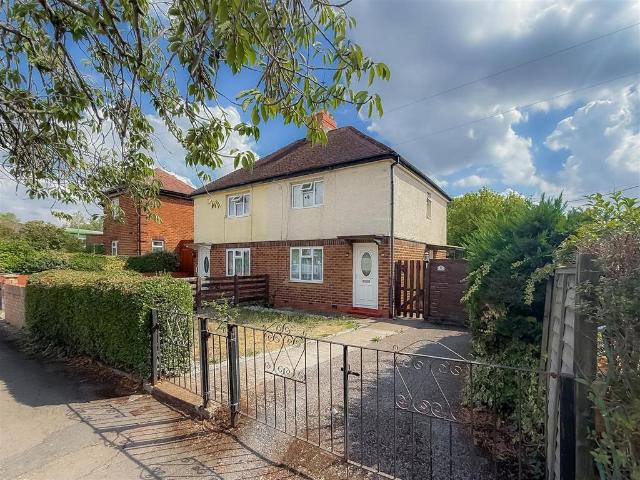 Brook Road, Cheltenham 2 bed semi detached house to rent £1,100 pcm £254 pw