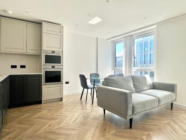 Brook Street, Kingston Upon Thames KT1, 2 bed flat to rent, £3,200 pcm | PrimeLocation