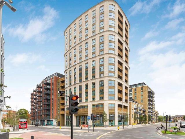 Brook Street, Kingston Upon Thames KT1 2 bed flat to rent £3,500 pcm £808 pw
