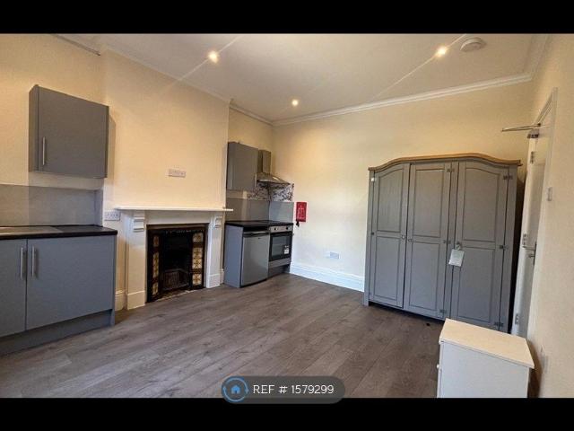 Brook Street, Luton LU3, Studio to rent, £850 pcm | PrimeLocation