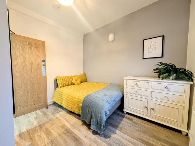 Brook Street, PONTYPRIDD 1 bed house to rent £650 pcm £150 pw