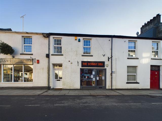 Brook Street, Tavistock PL19, 2 bed flat to rent, £895 pcm | PrimeLocation