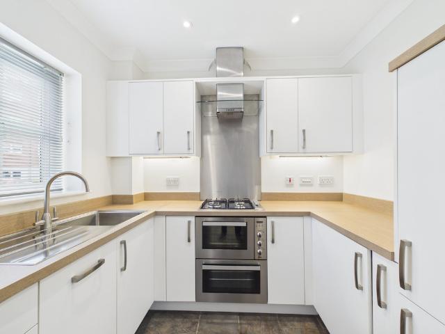 Brookbank Close, Cheltenham GL50 3NS Elliot Oliver