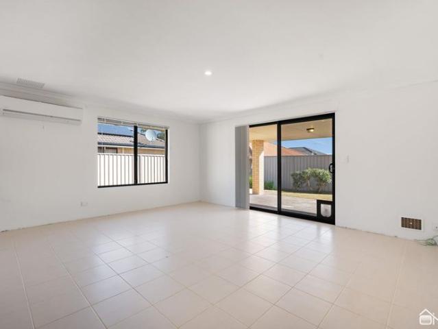 BROOKDALE 4X2 SPACIOUS FAMILY HOME WITH MULTIPLE LIVING AREAS