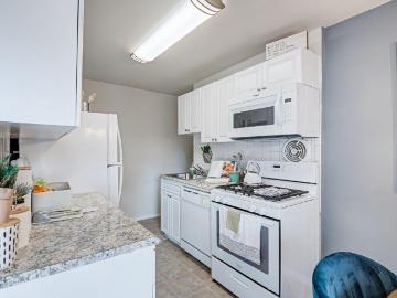 Brookdale at Mark Center Apartment Homes 1 Bedroom Apartment for Rent at 1400 N Beauregard St, Alexandria, VA 22311 Larchmont Village Apartments West