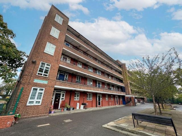 Brooke Road, Hunsdon House Brooke. 1 bed flat to rent £1,700 pcm £392 pw