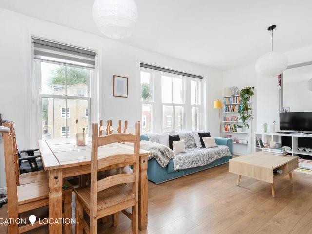 Brooke Road, London, E5 4 bed end of terrace house to rent £4,600 pcm £1,062 pw