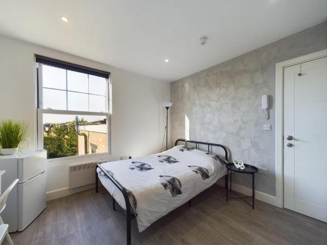 Brooke Road, London, N16 1 bed in a house share to rent £1,550 pcm £358 pw