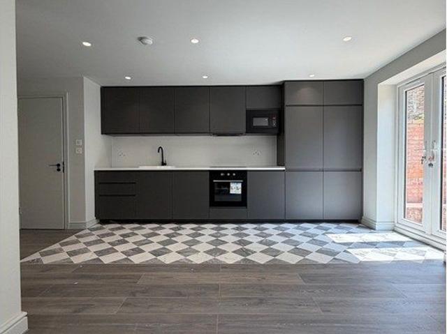Brooke Road, London N16, 3 bed flat to rent, £3,850 pcm | PrimeLocation