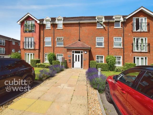 Brookers Road, Billingshurst RH14, 2 bed flat to rent, £1,350 pcm | PrimeLocation