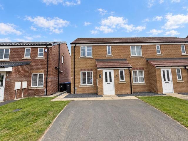 Brookes Lane, Hemlington, Middlesbrough 3 bed semi detached house to rent £1,000 pcm £231 pw