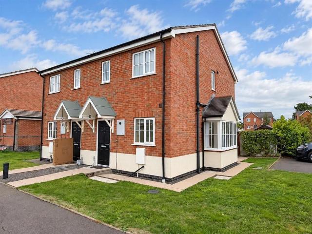 Brookfield Close, Penley. 2 bed semi detached house to rent £850 pcm £196 pw