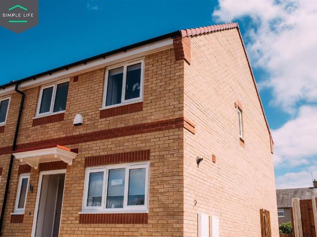 Brookfield Drive, Bradford BD10, 3 bed semi detached house to rent, £1,260 pcm | PrimeLocation