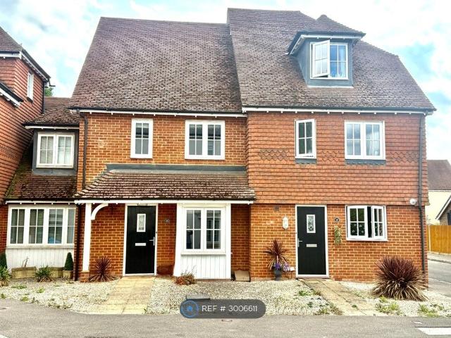 Brookfield Drive, Horley RH6, 3 bed terraced house to rent, £2,100 pcm | PrimeLocation