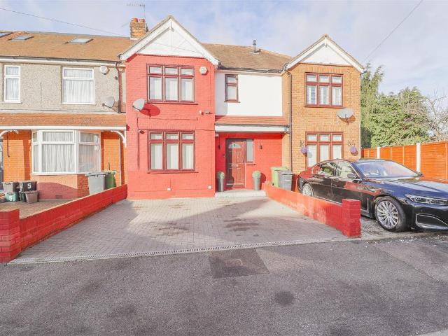 Brookfield Gardens, Cheshunt, Herts EN8, 3 bed terraced house to rent, £2,300 pcm | PrimeLocation
