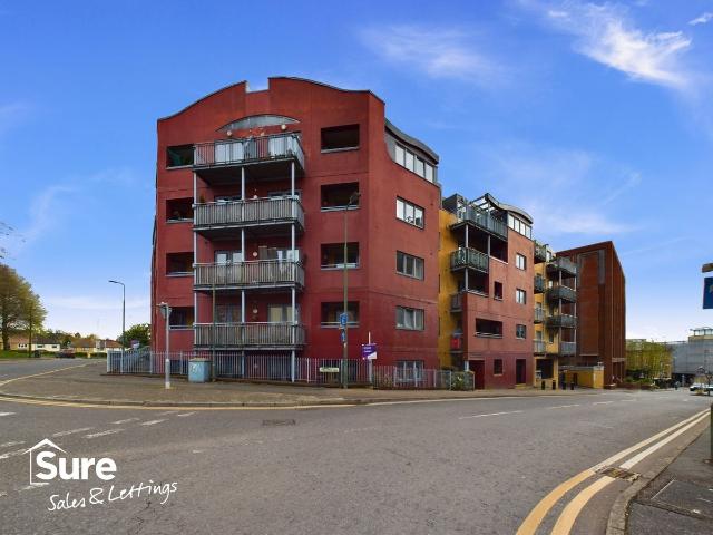 Brookfield House, Selden Hill, Hemel Hempstead, Hertfordshire HP2, 1 bed flat to rent, £1,295 pcm | PrimeLocation