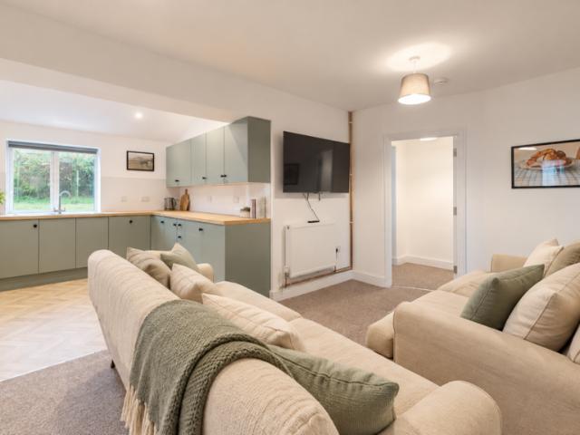 Brookfield Park, Bath BA1 7 bed house to rent £5,642 pcm £1,302 pw