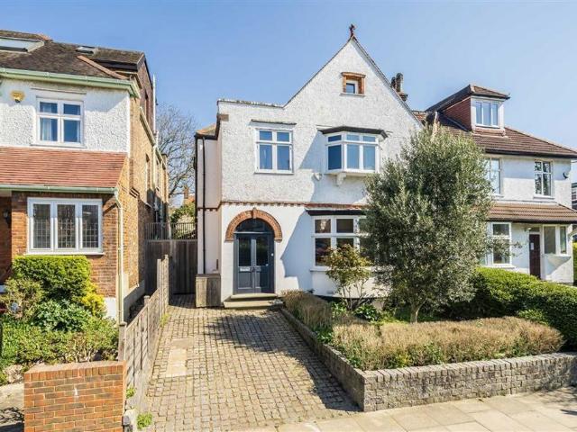 Brookfield Park, London NW5 5 bed semi detached house to rent £7,000 pcm £1,615 pw