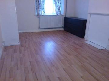 Brookhowse Road, Bellingham, London SE6 2 bed flat to rent £2,600 pcm £600 pw