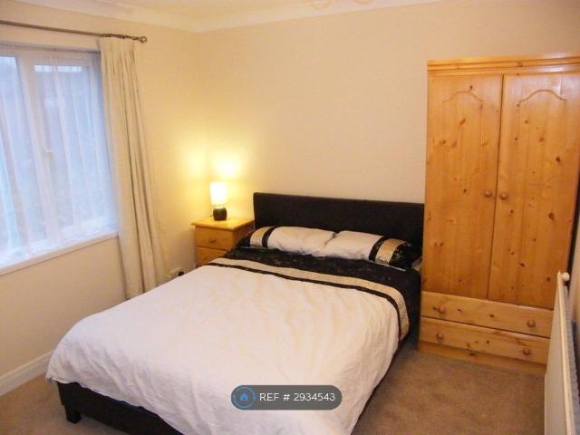 Brookhouse Road, Farnborough GU14, Room to rent, £725 pcm | PrimeLocation