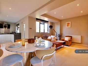 Brooklyn Way, West Drayton, UB7 4 bed detached house to rent £2,800 pcm £646 pw