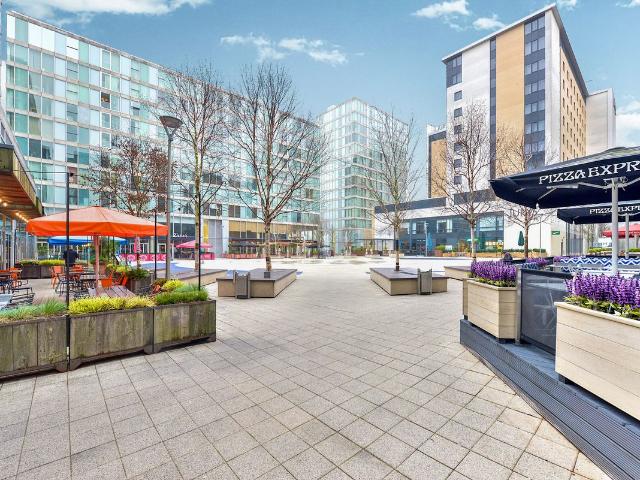 Brooklyn House, Milton Keynes MK9, 2 bed flat to rent, £1,450 pcm | PrimeLocation