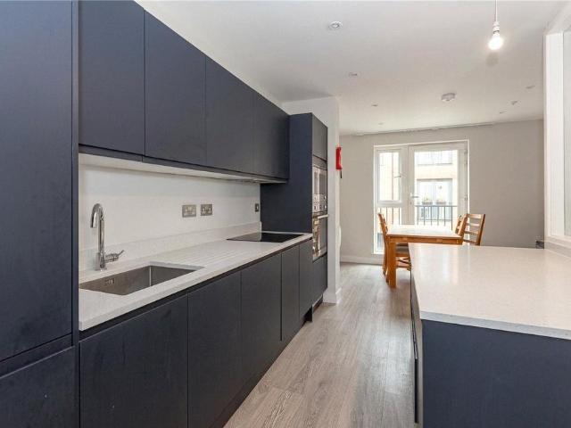 Brooklyn Street, Bristol, BS2 3 bed terraced house to rent £2,600 pcm £600 pw